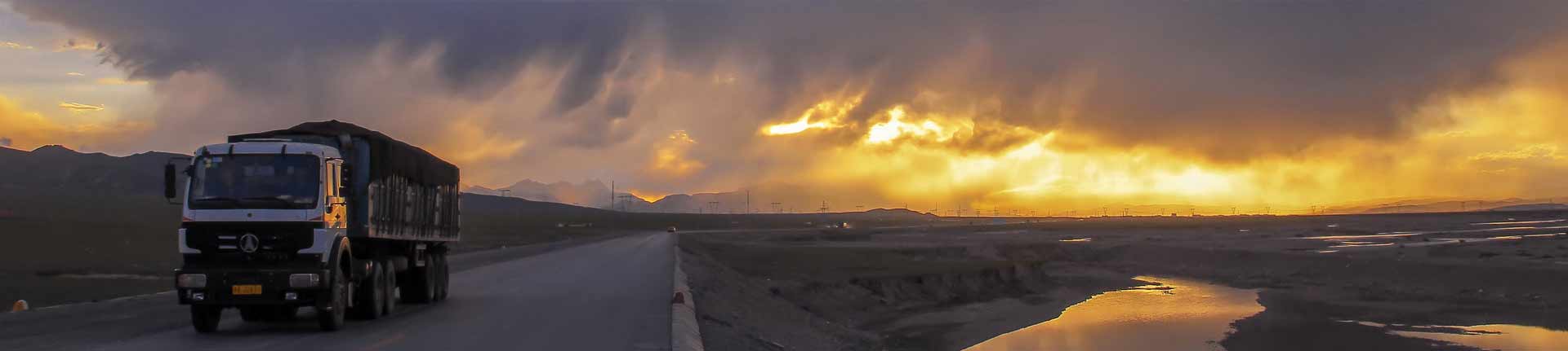 低平板半挂车